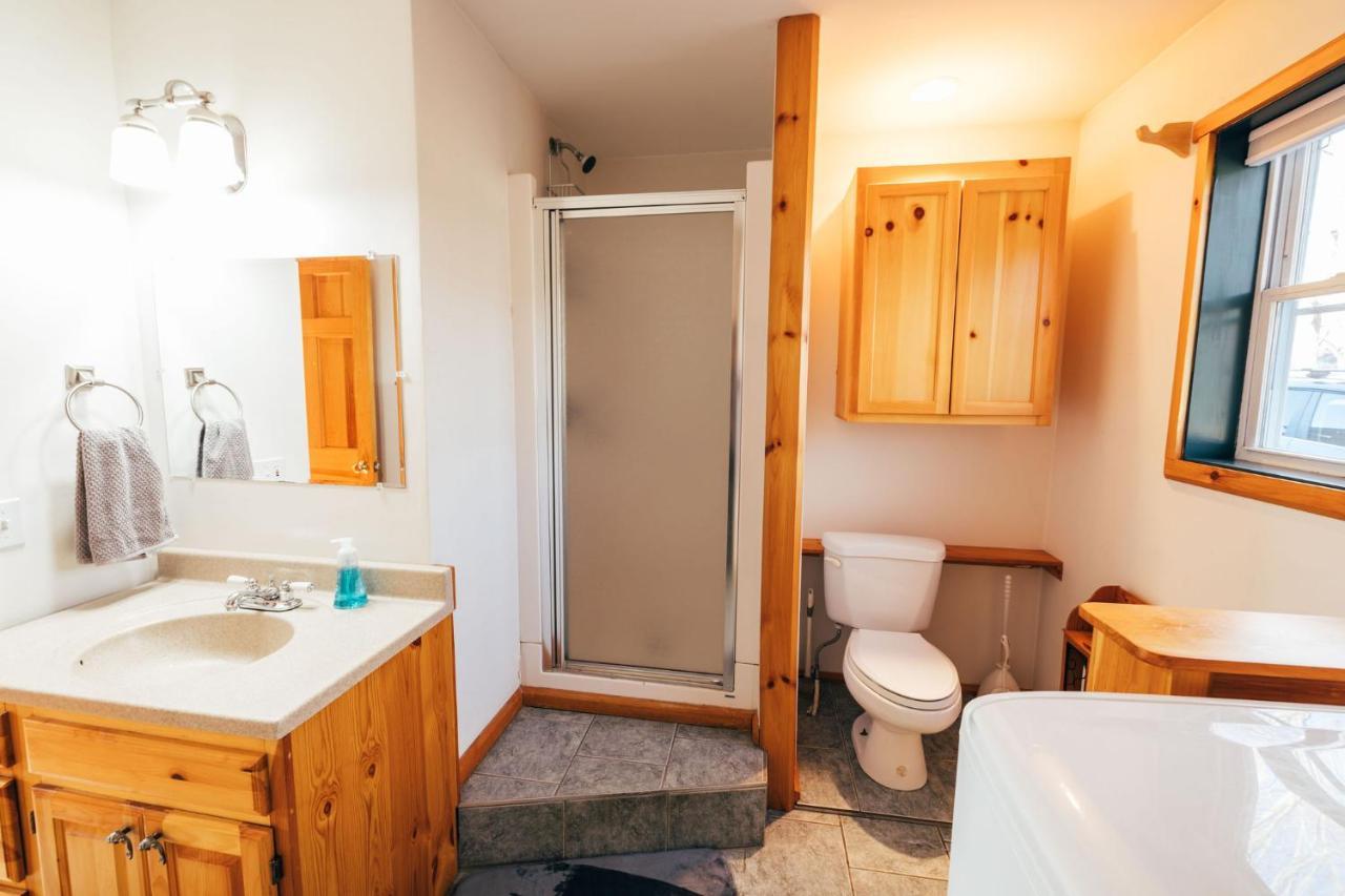 Ski Chalet W-Hot Tub, Only 3 Min To Sunday River Ski Lifts! Bethel Exteriör bild