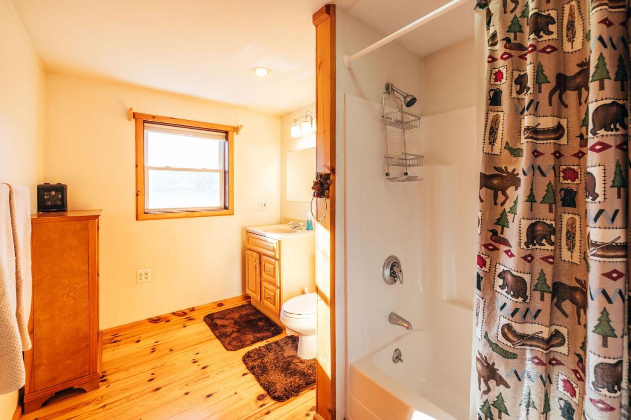 Ski Chalet W-Hot Tub, Only 3 Min To Sunday River Ski Lifts! Bethel Exteriör bild