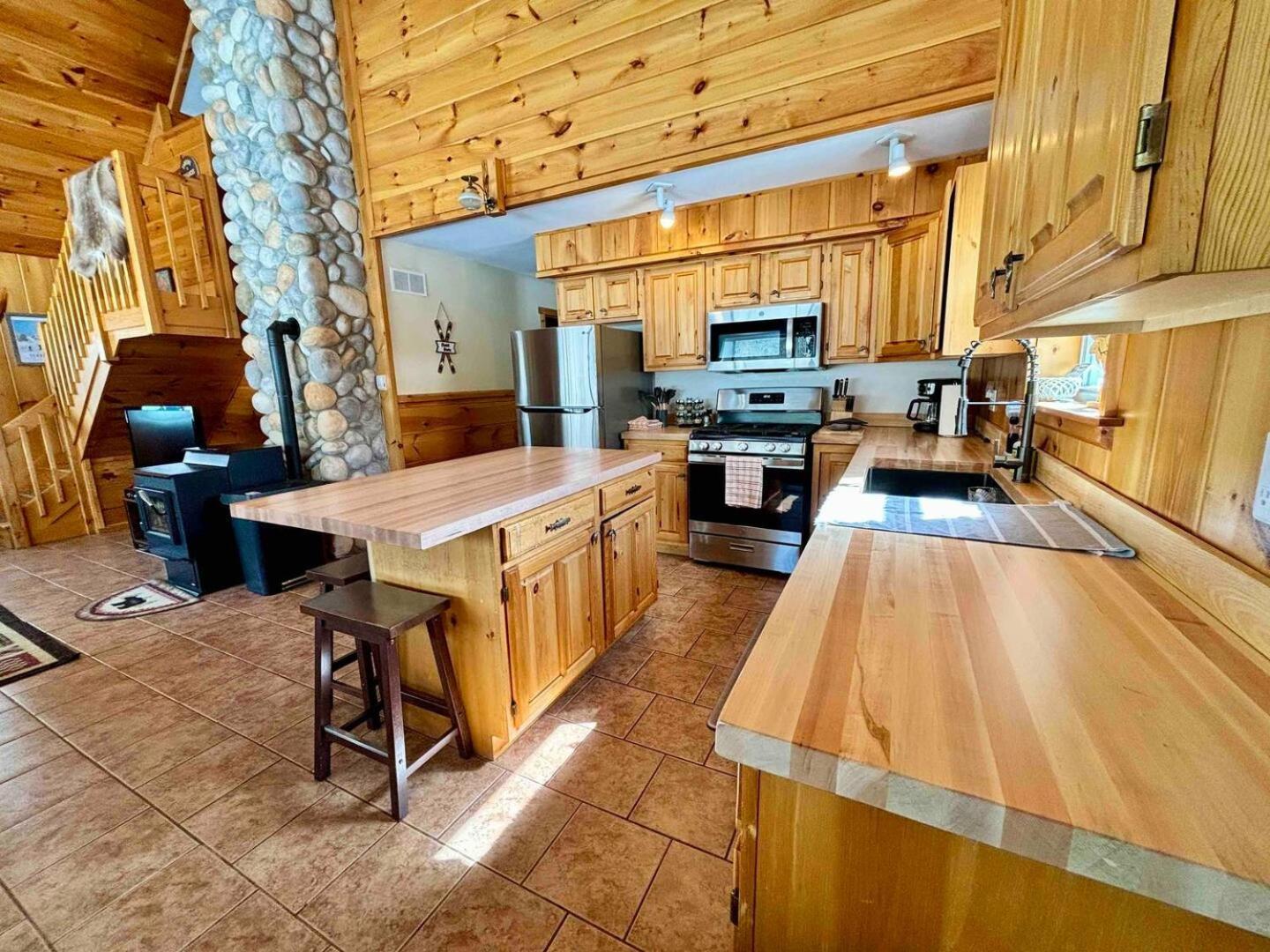 Ski Chalet W-Hot Tub, Only 3 Min To Sunday River Ski Lifts! Bethel Exteriör bild